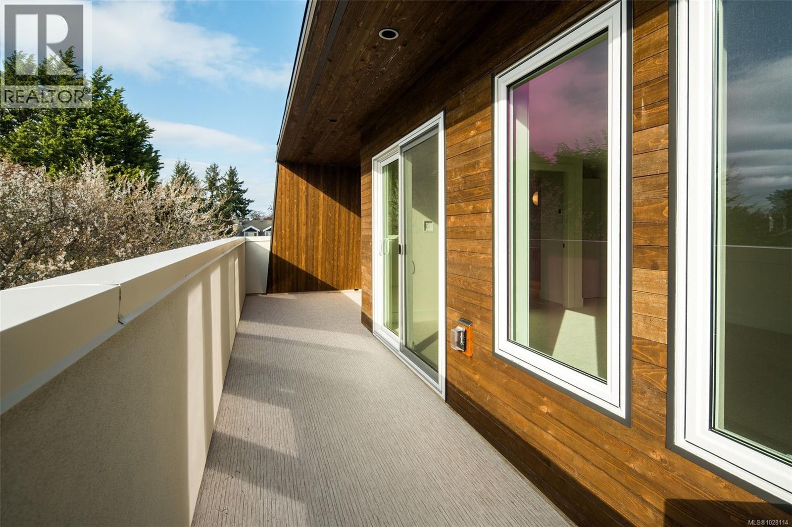 1 920 Island Road, Oak Bay