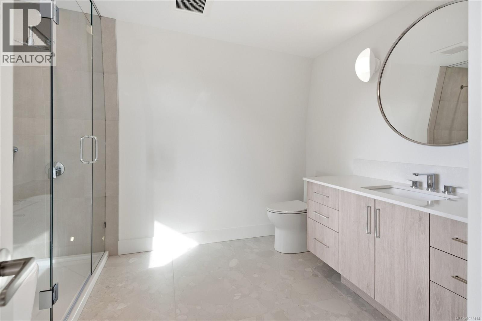 1 920 Island Road, Oak Bay