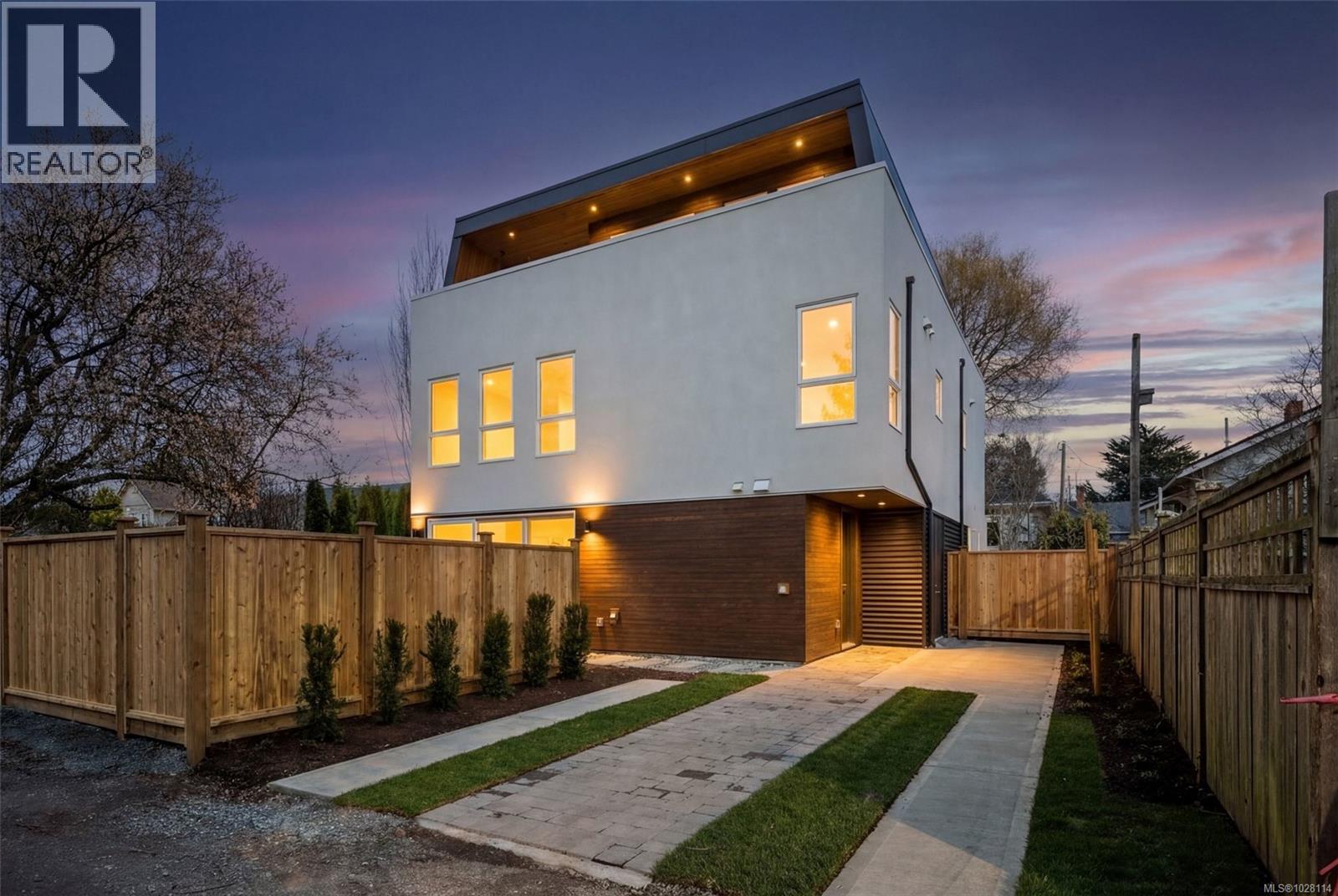 1 920 Island Road, Oak Bay