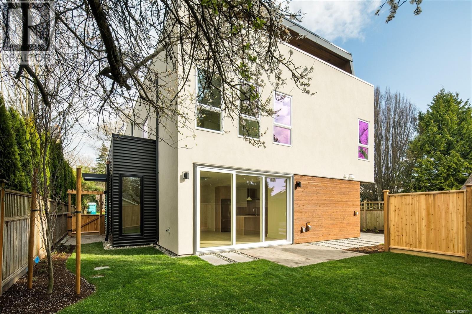 1 920 Island Road, Oak Bay