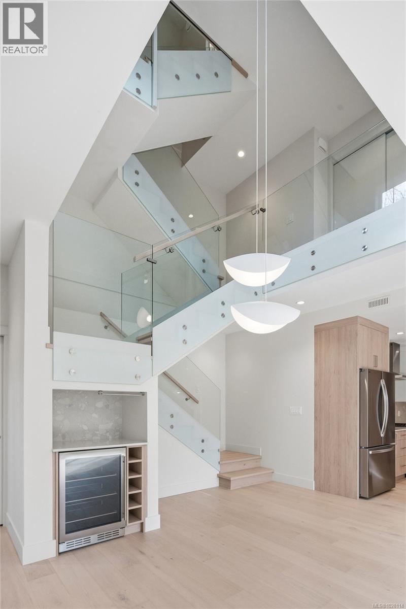 1 920 Island Road, Oak Bay