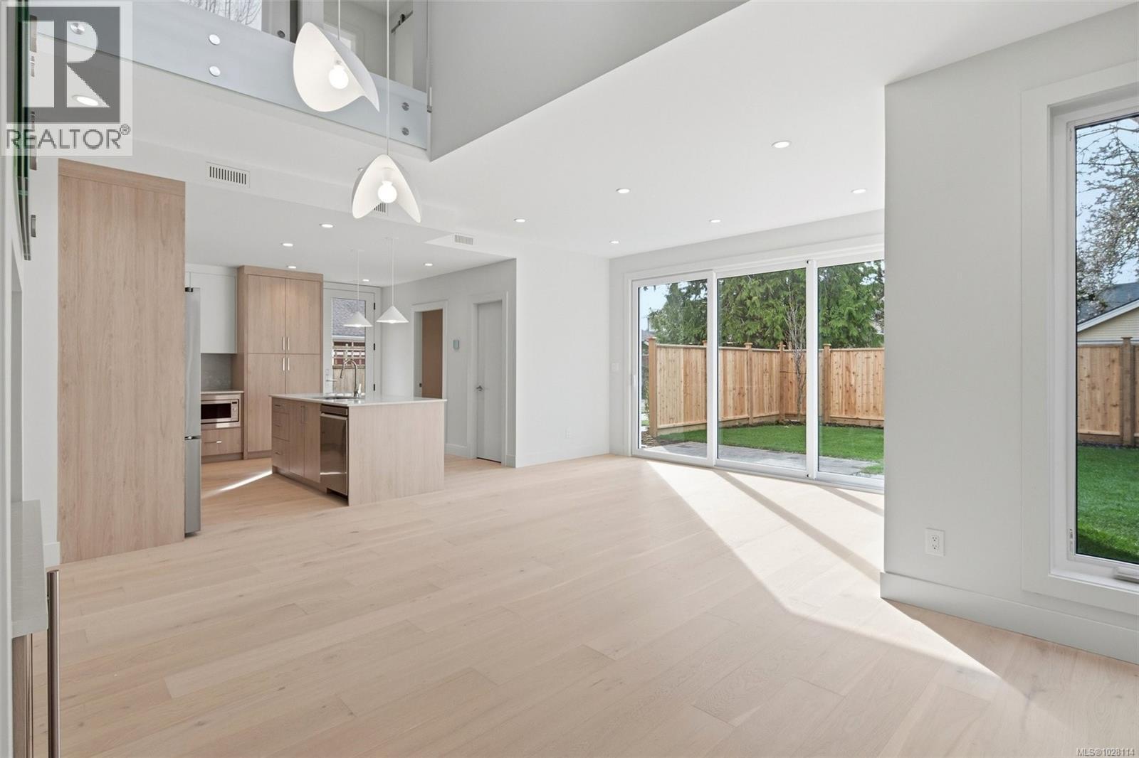 1 920 Island Road, Oak Bay