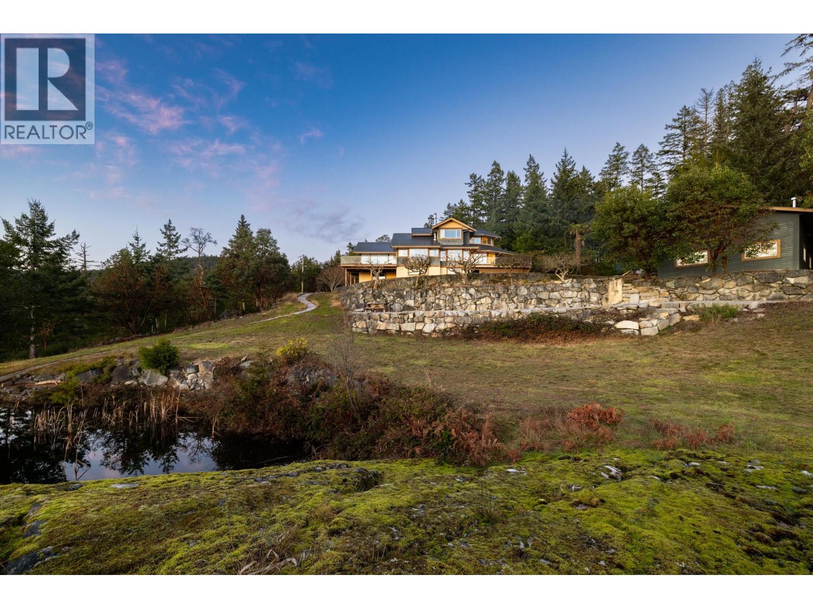 10339 SUNSHINE COAST HIGHWAY, Halfmoon Bay