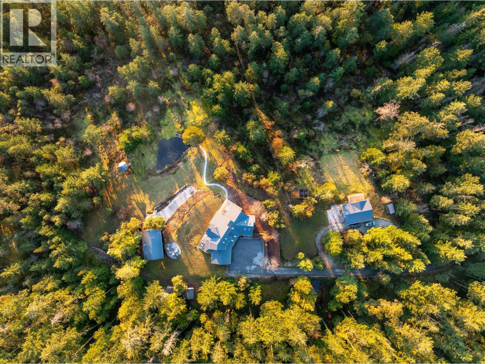 10339 SUNSHINE COAST HIGHWAY, Halfmoon Bay