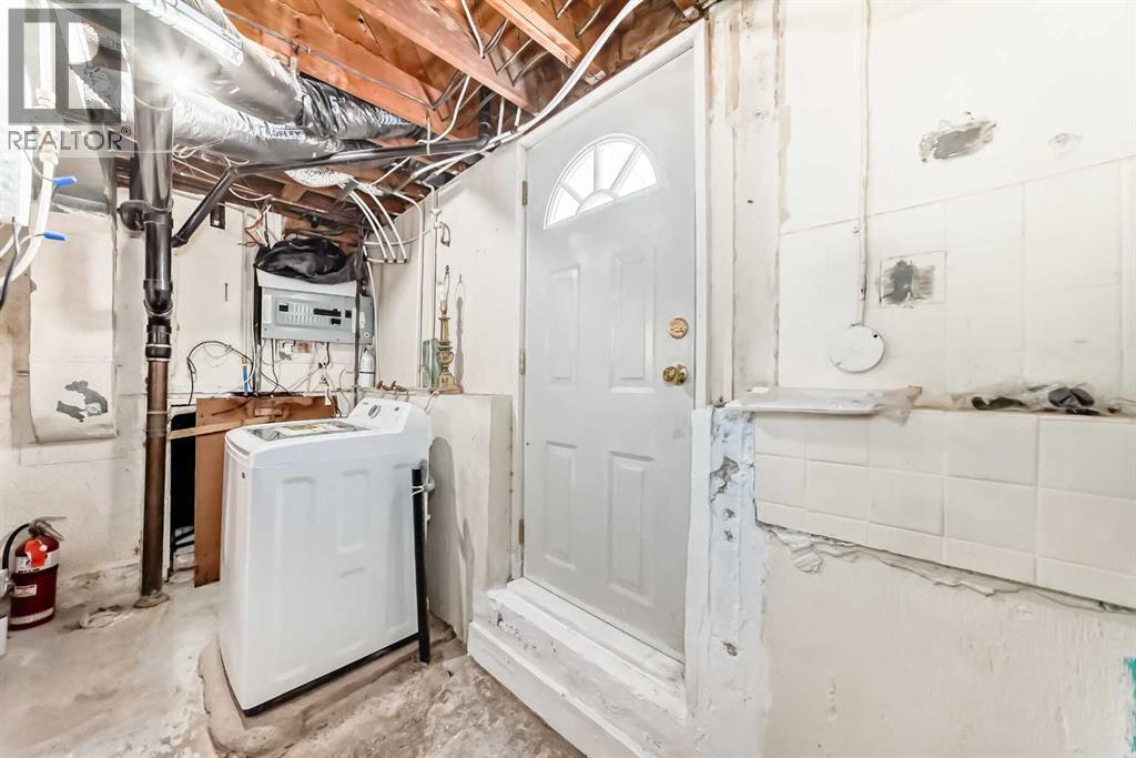 Single Family House 3 Level for Sale in  Travis Street NE Thorncliffe Calgary 