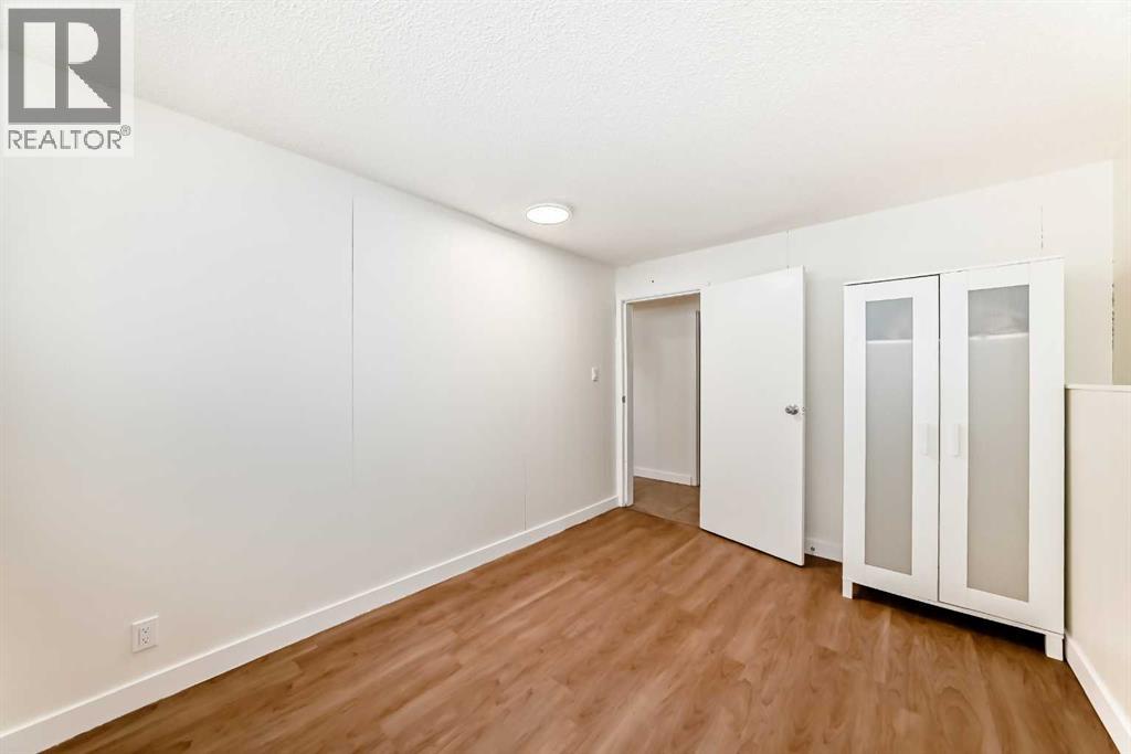 Single Family House 3 Level for Sale in  Travis Street NE Thorncliffe Calgary 