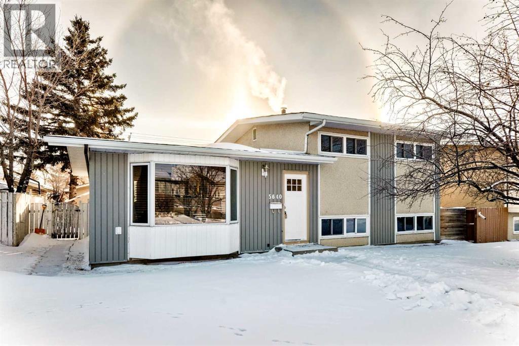 Single Family House 3 Level for Sale in  Travis Street NE Thorncliffe Calgary 