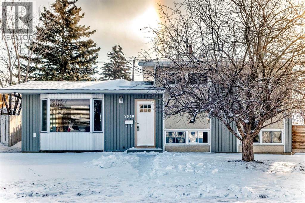 Single Family House 3 Level for Sale in  Travis Street NE Thorncliffe Calgary 