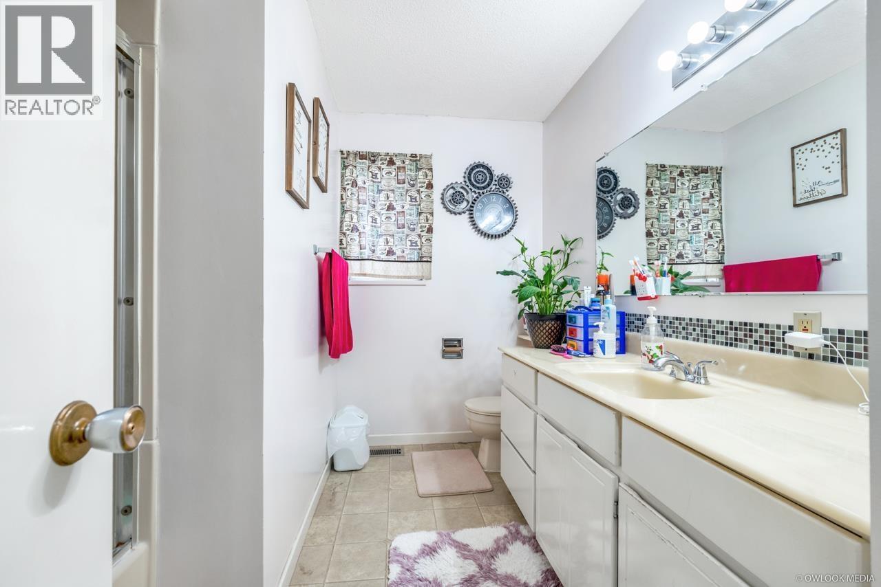 4933 44 Avenue, Delta