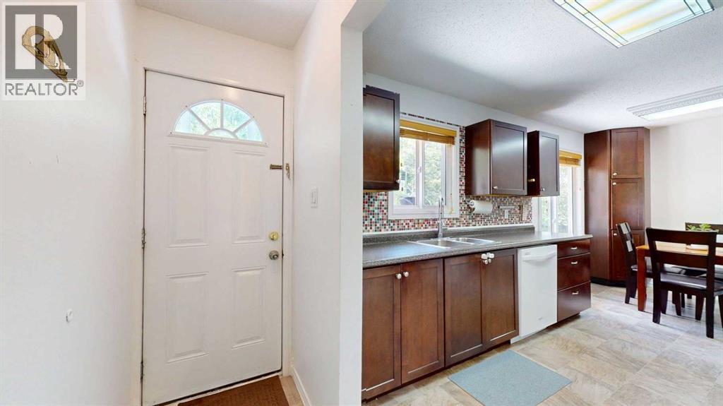 53 Fitzsimmons Avenue, Fort McMurray