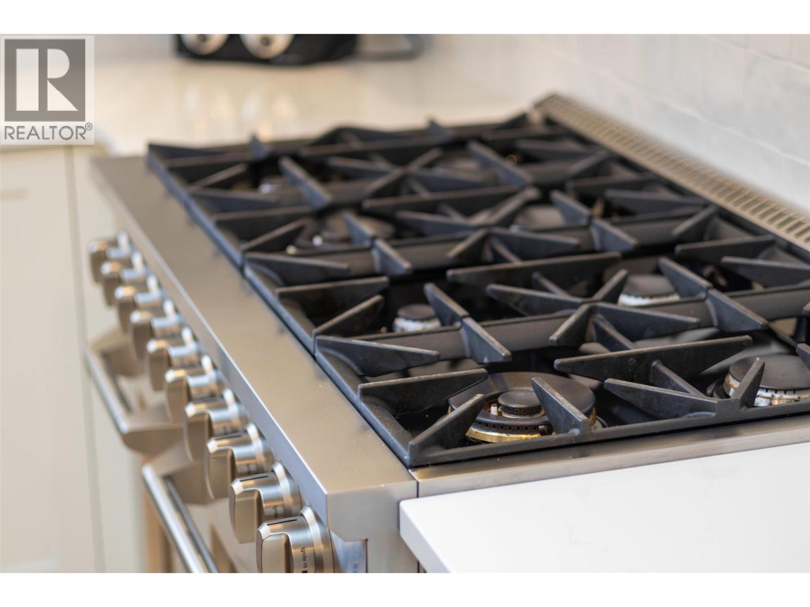 2010 HIGH COUNTRY BOULEVARD - 7