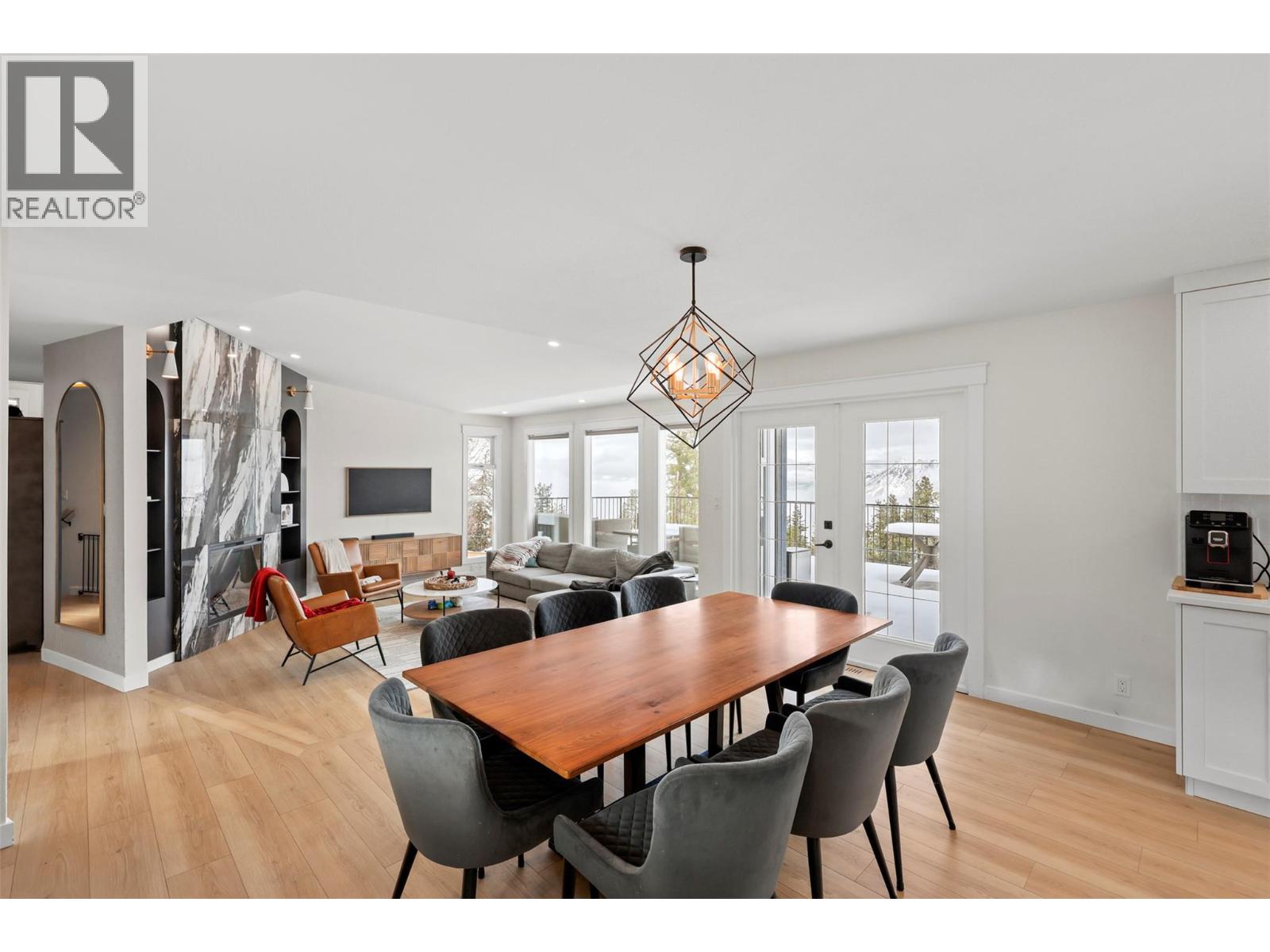 2010 HIGH COUNTRY BOULEVARD - 11