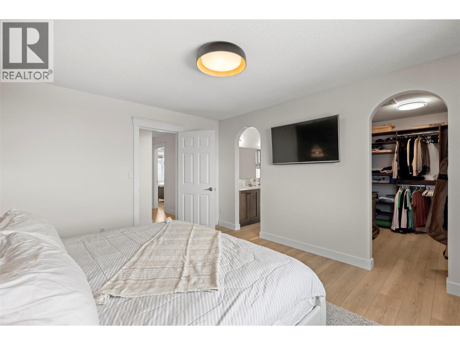 2010 HIGH COUNTRY BOULEVARD - 27