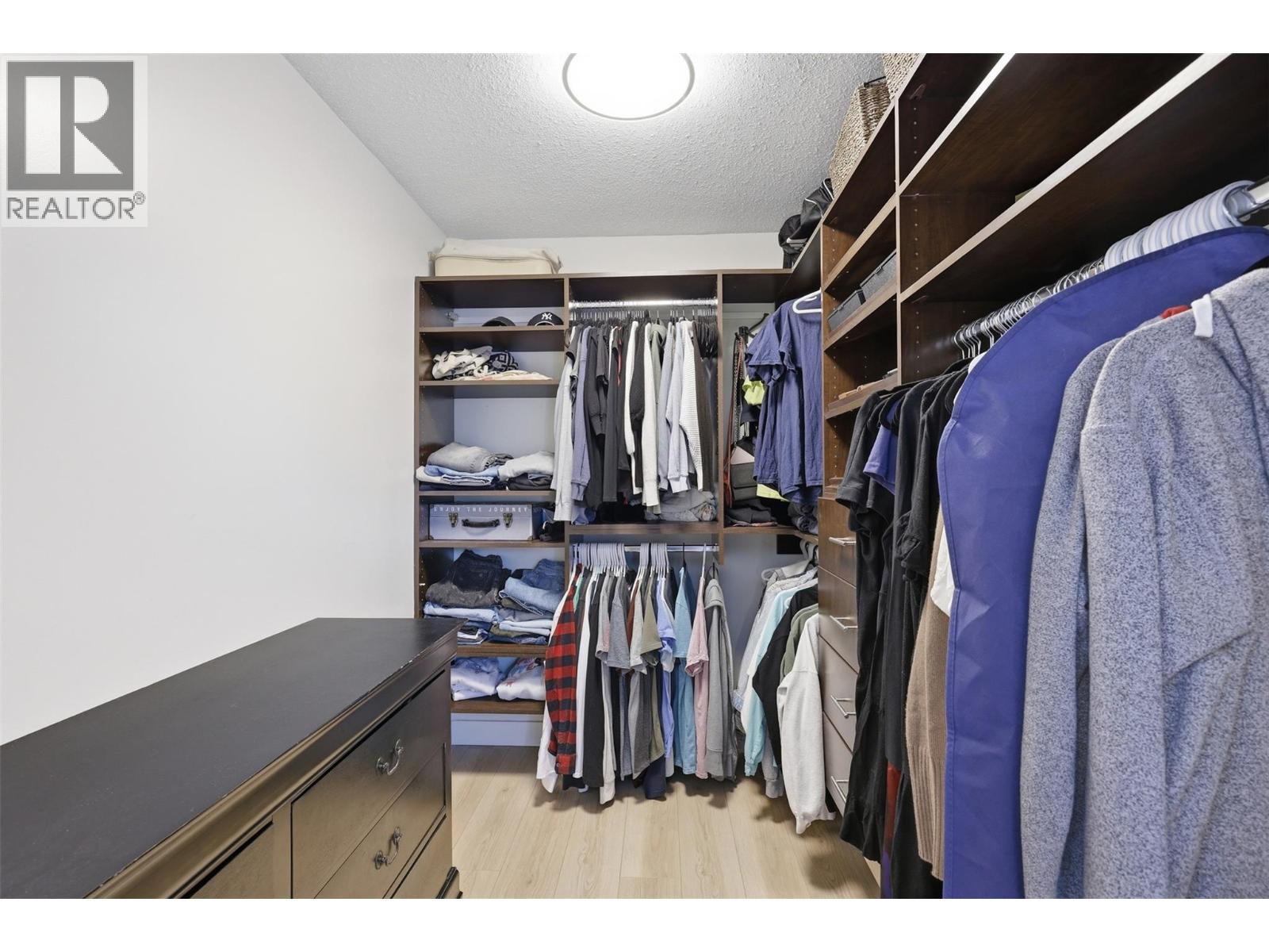 2010 HIGH COUNTRY BOULEVARD - 32