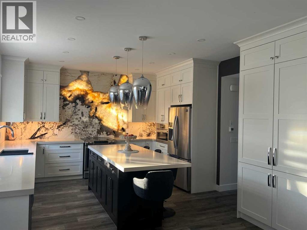 Single Family House for Sale in  Scurfield Drive NW Scenic Acres Calgary 