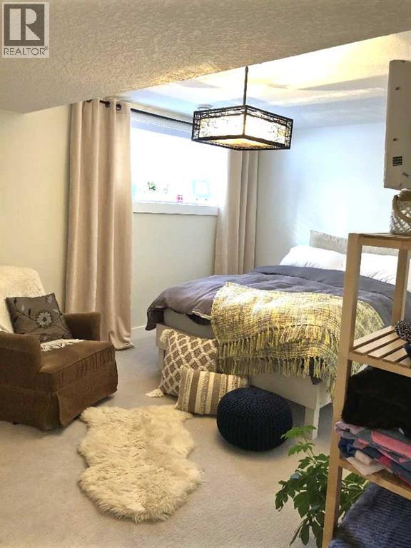 Single Family House for Sale in  Scurfield Drive NW Scenic Acres Calgary 