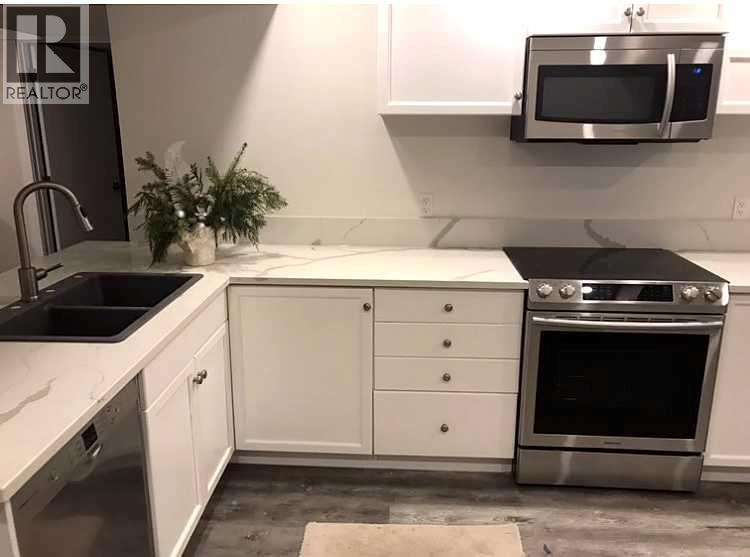 Single Family House for Sale in  Scurfield Drive NW Scenic Acres Calgary 