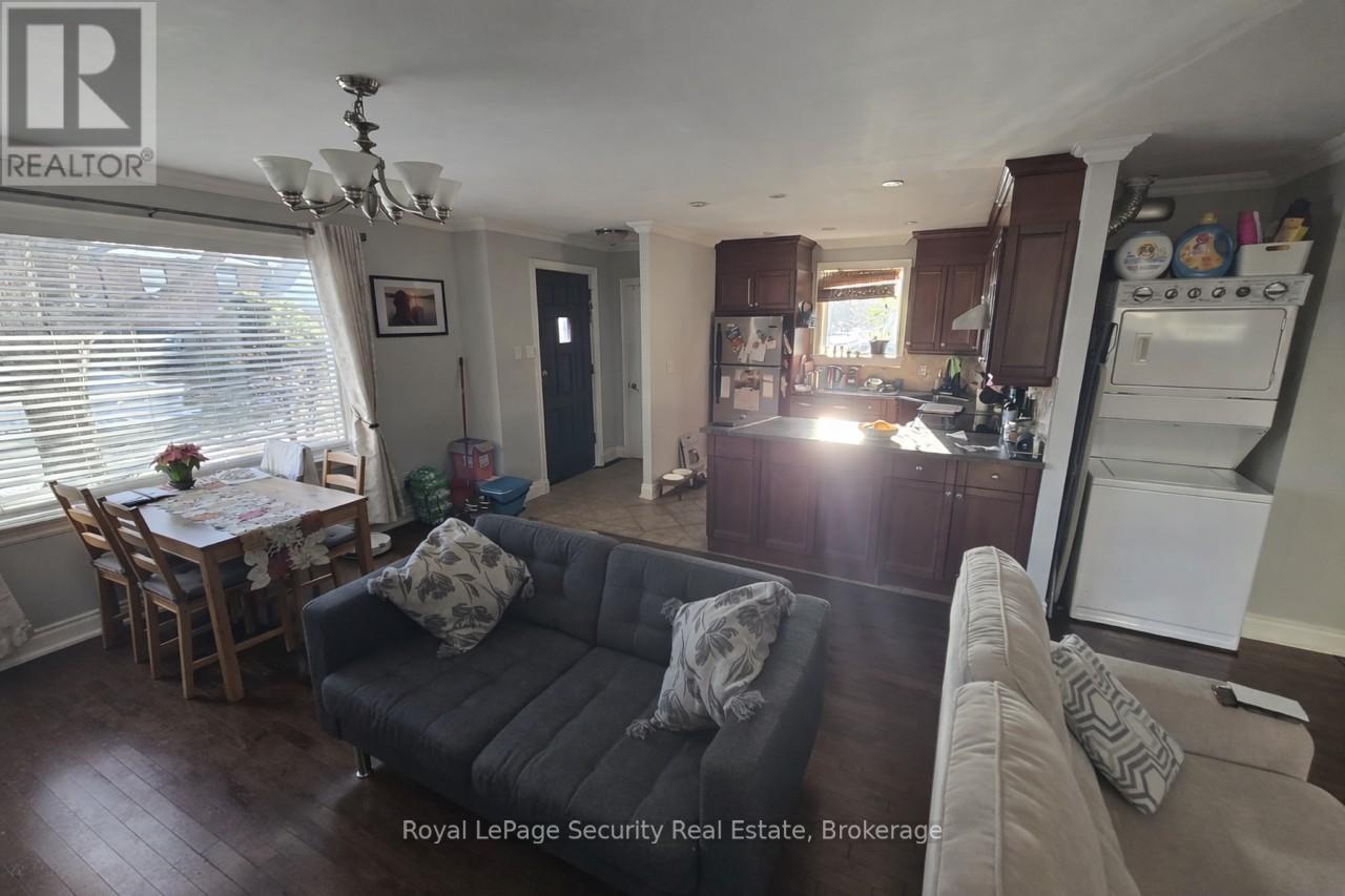 UPPER - 36 NORANDA DRIVE - Photo 4 of 13, Toronto (Brookhaven-Amesbury), Ontario