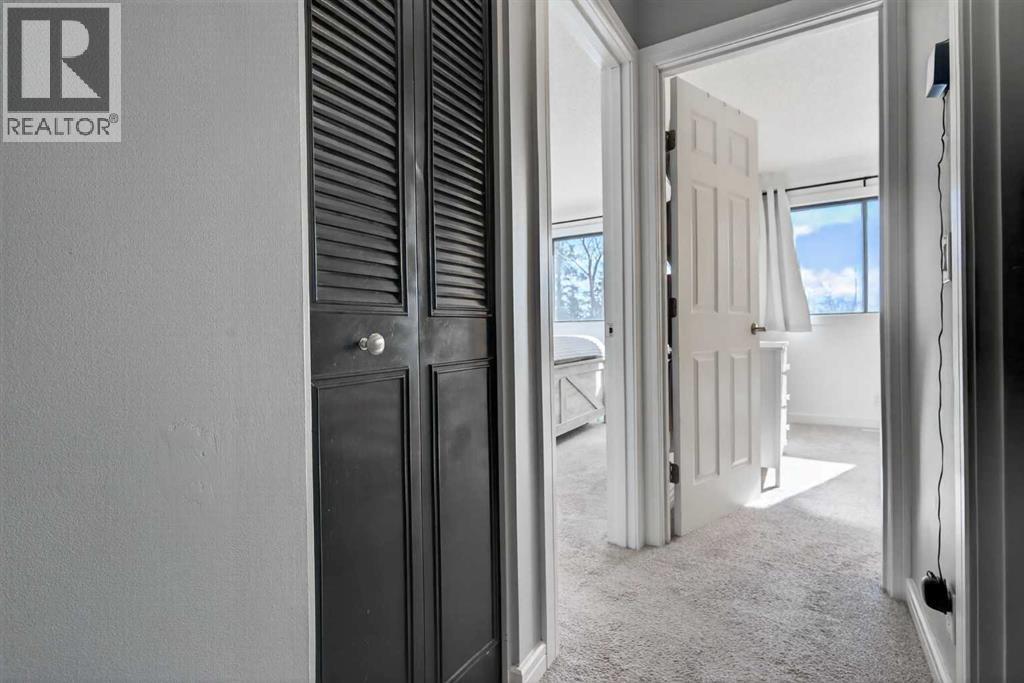 Single Family House 4 Level for Sale in  Ranchview Drive NW Ranchlands Calgary 