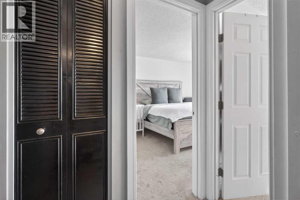 Single Family House 4 Level for Sale in  Ranchview Drive NW Ranchlands Calgary 