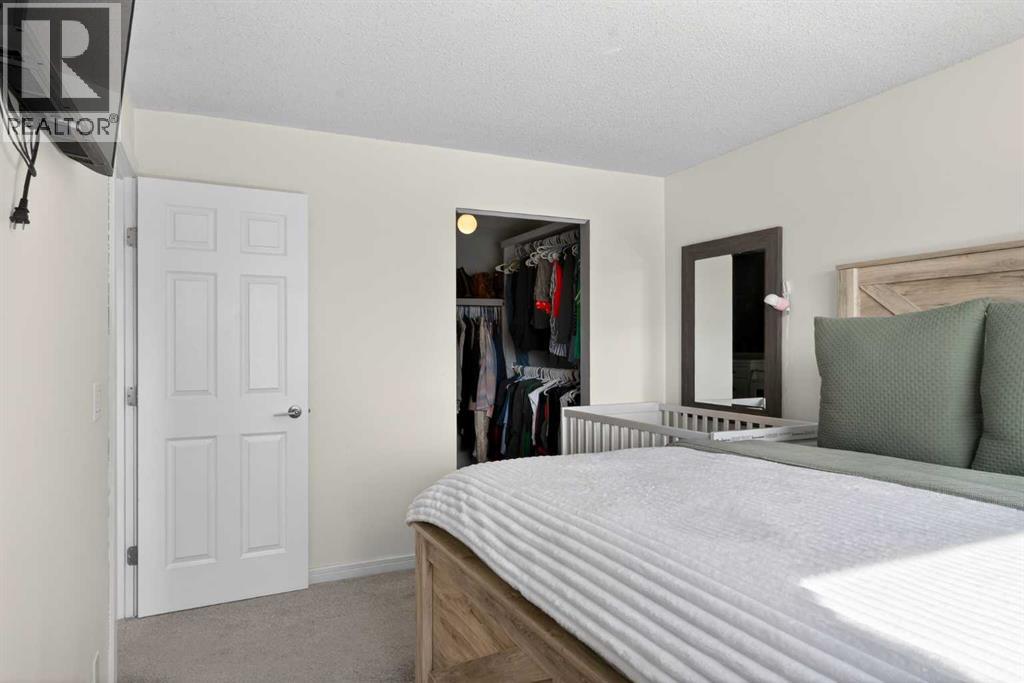 Single Family House 4 Level for Sale in  Ranchview Drive NW Ranchlands Calgary 