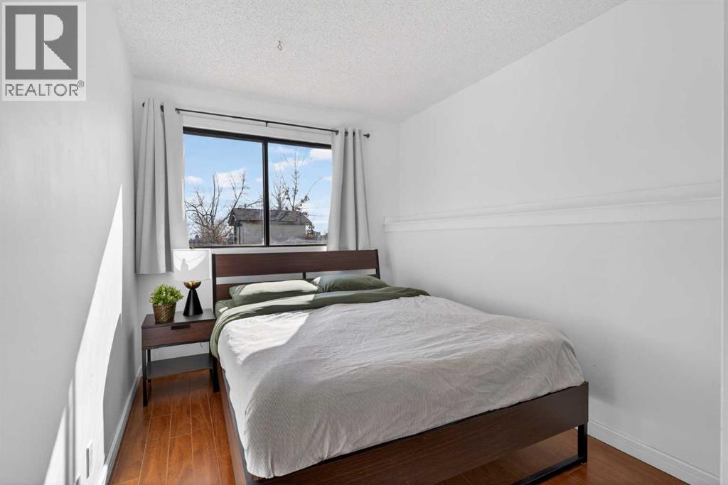 Single Family House 4 Level for Sale in  Ranchview Drive NW Ranchlands Calgary 