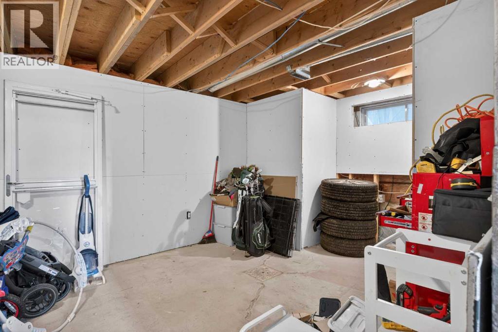 Single Family House 4 Level for Sale in  Ranchview Drive NW Ranchlands Calgary 