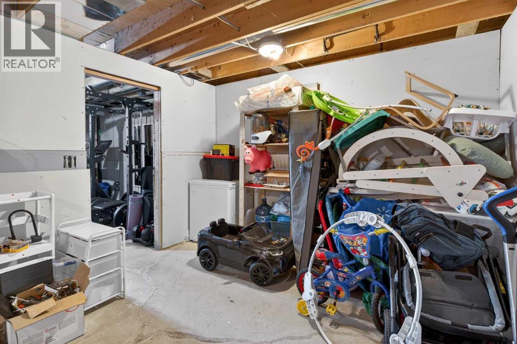 Single Family House 4 Level for Sale in  Ranchview Drive NW Ranchlands Calgary 