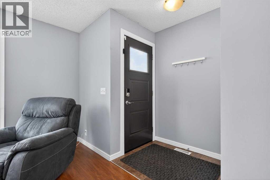 Single Family House 4 Level for Sale in  Ranchview Drive NW Ranchlands Calgary 