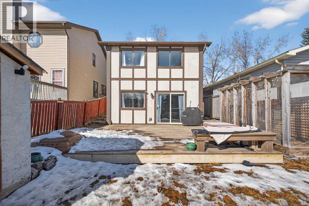 Single Family House 4 Level for Sale in  Ranchview Drive NW Ranchlands Calgary 