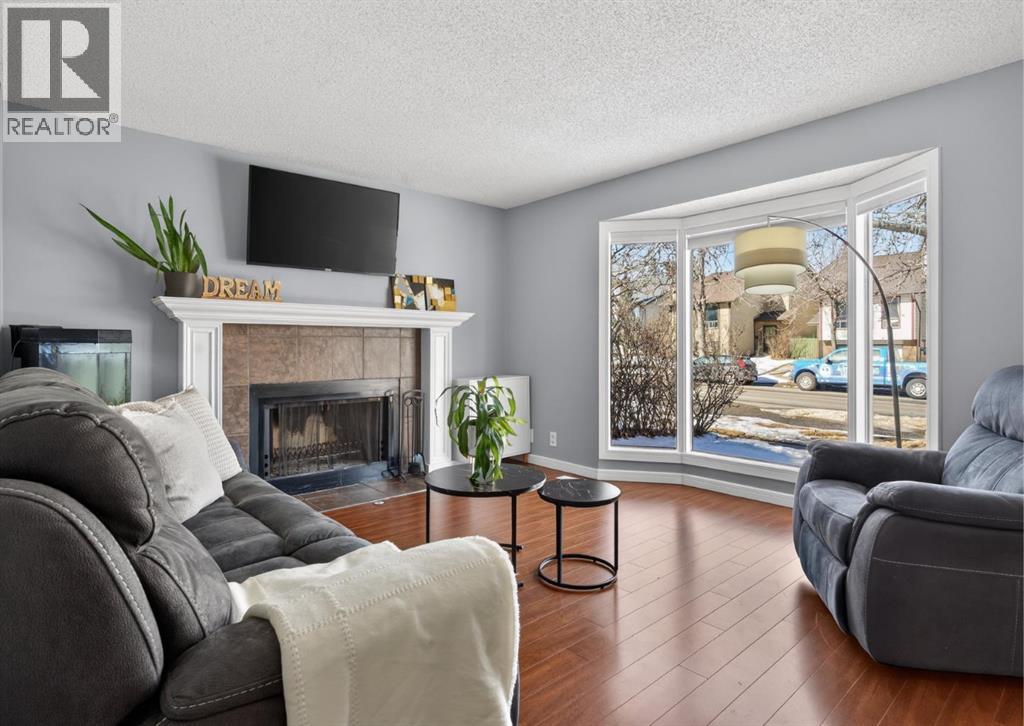 Single Family House 4 Level for Sale in  Ranchview Drive NW Ranchlands Calgary 