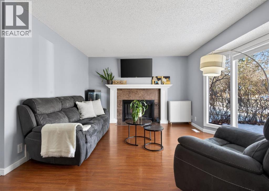 Single Family House 4 Level for Sale in  Ranchview Drive NW Ranchlands Calgary 