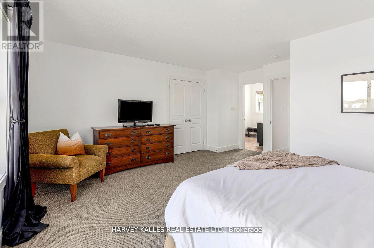 #211 115 FAIRWAY COURT - 11