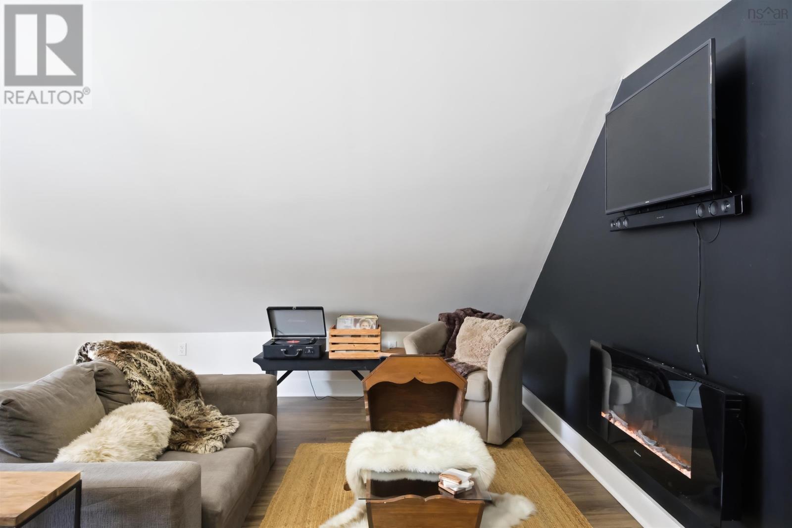 Property 12 of 50 of 95 Forest Glade Road