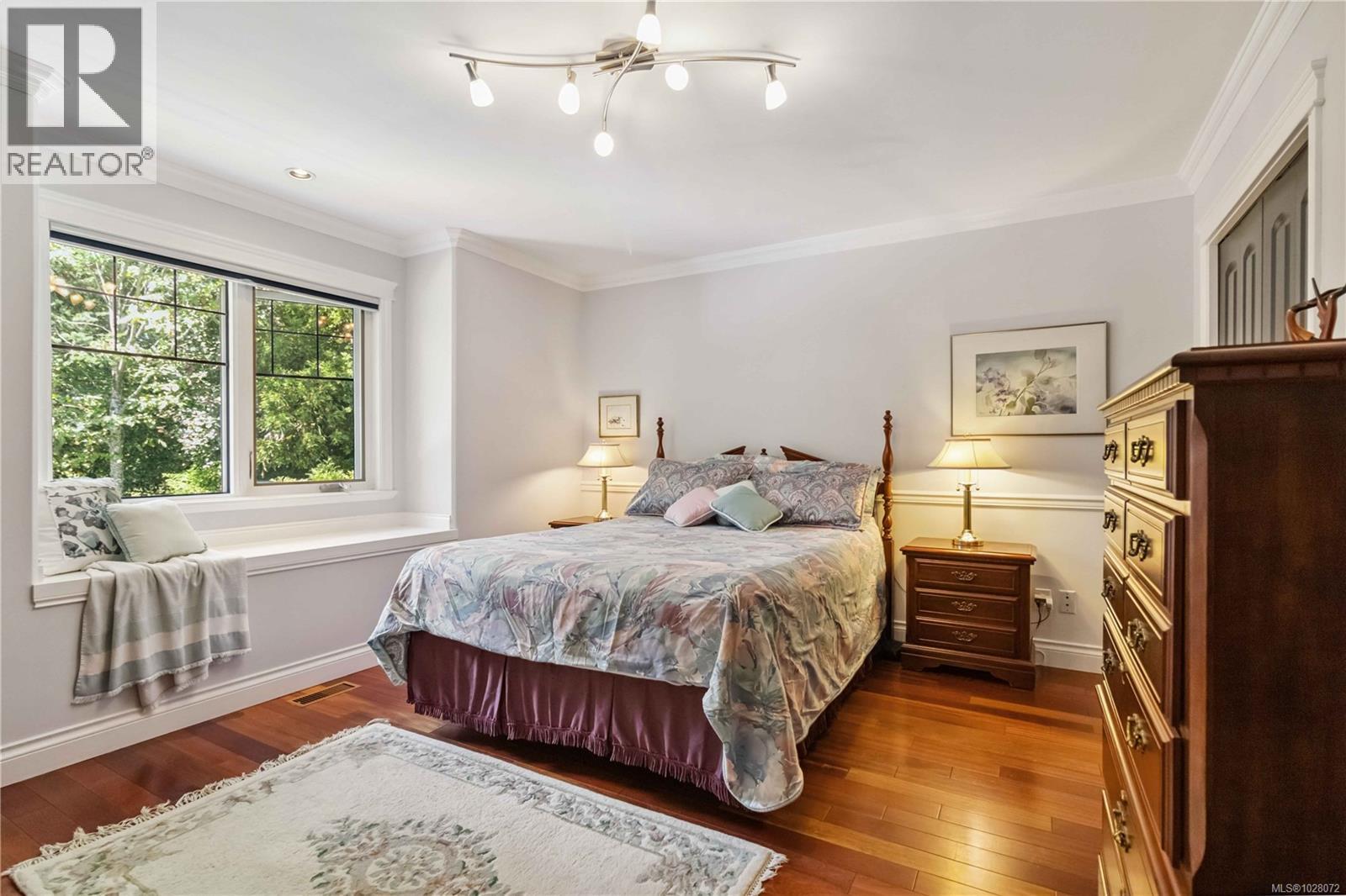  1702 De Sousa Place, Saanich