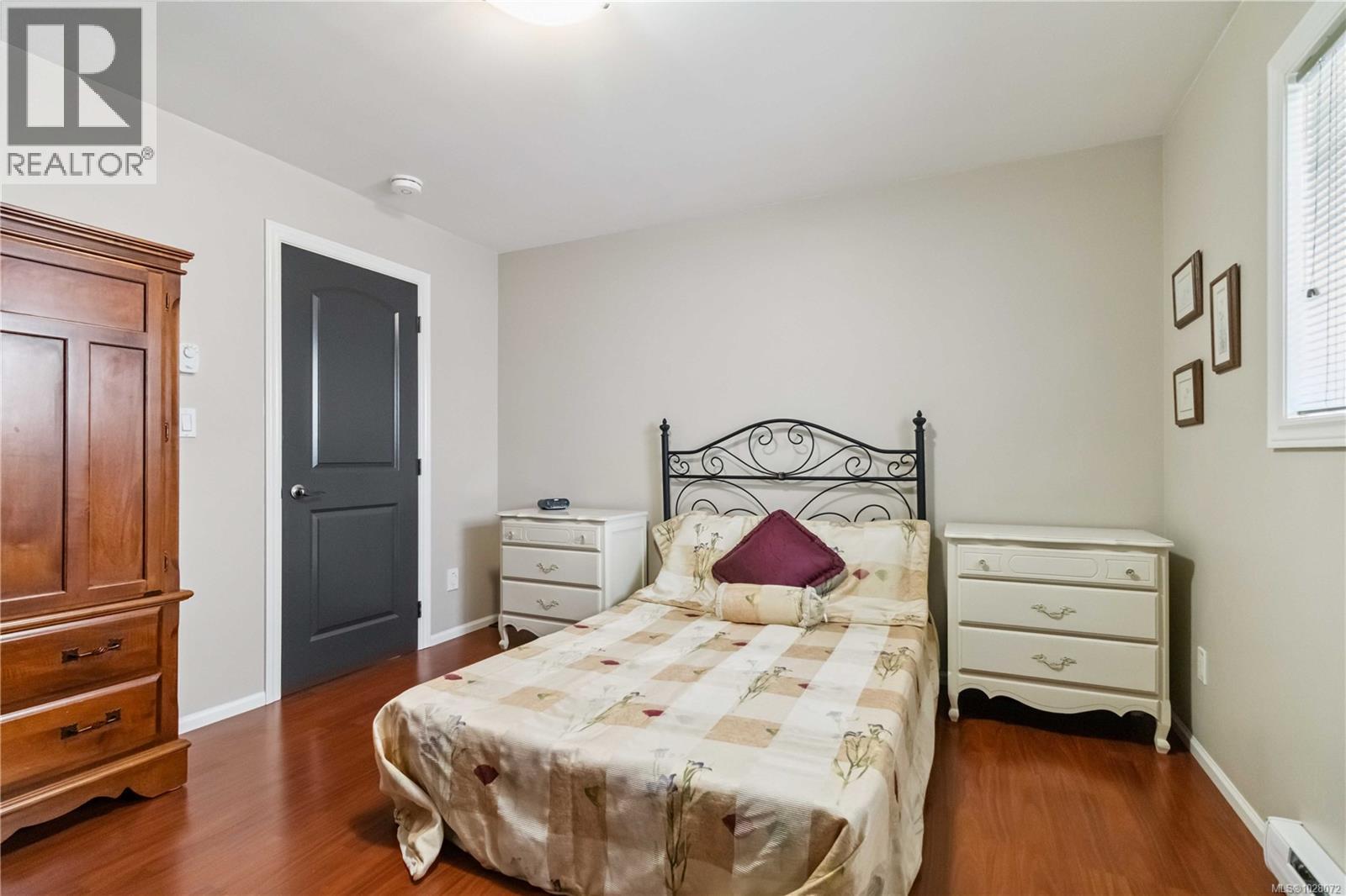  1702 De Sousa Place, Saanich