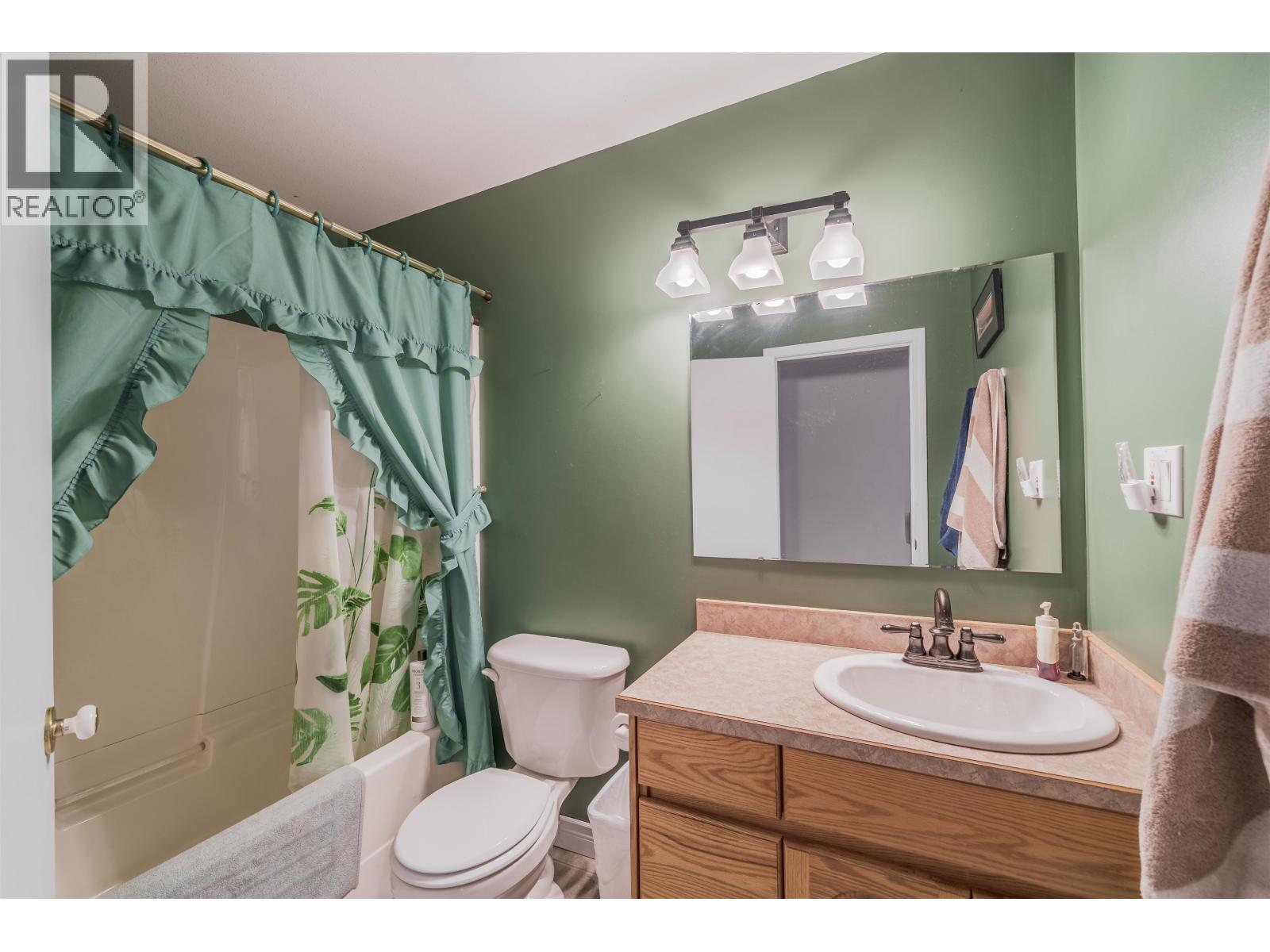 6410 FOX CRESCENT, Lone Butte