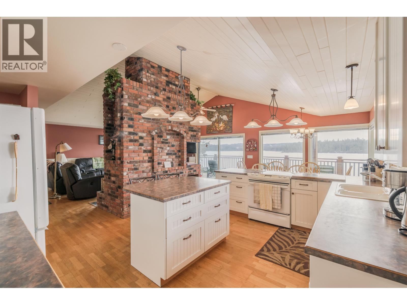 6410 FOX CRESCENT, Lone Butte