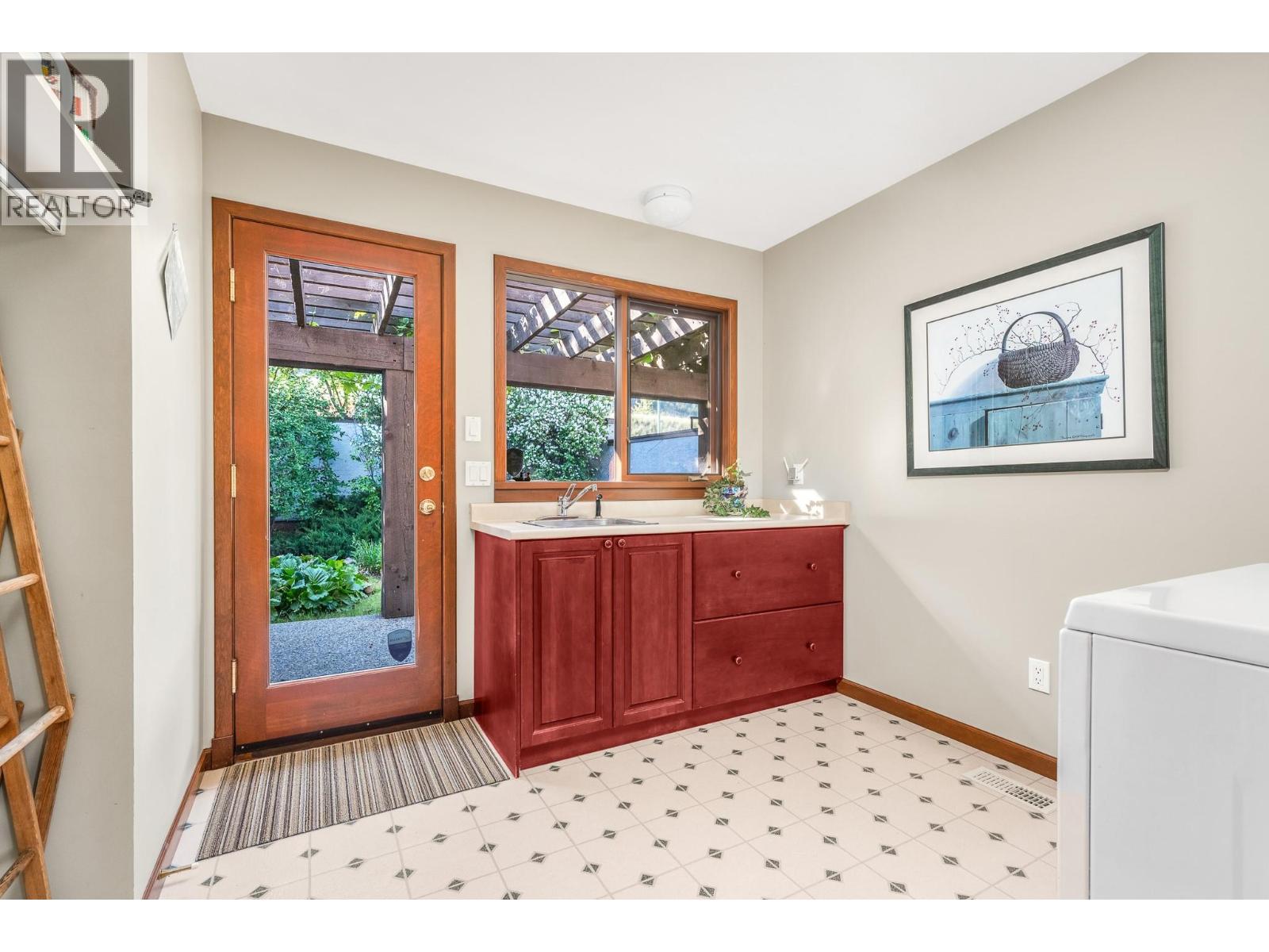 17211 Thomson Road Unit# 6, Lake Country