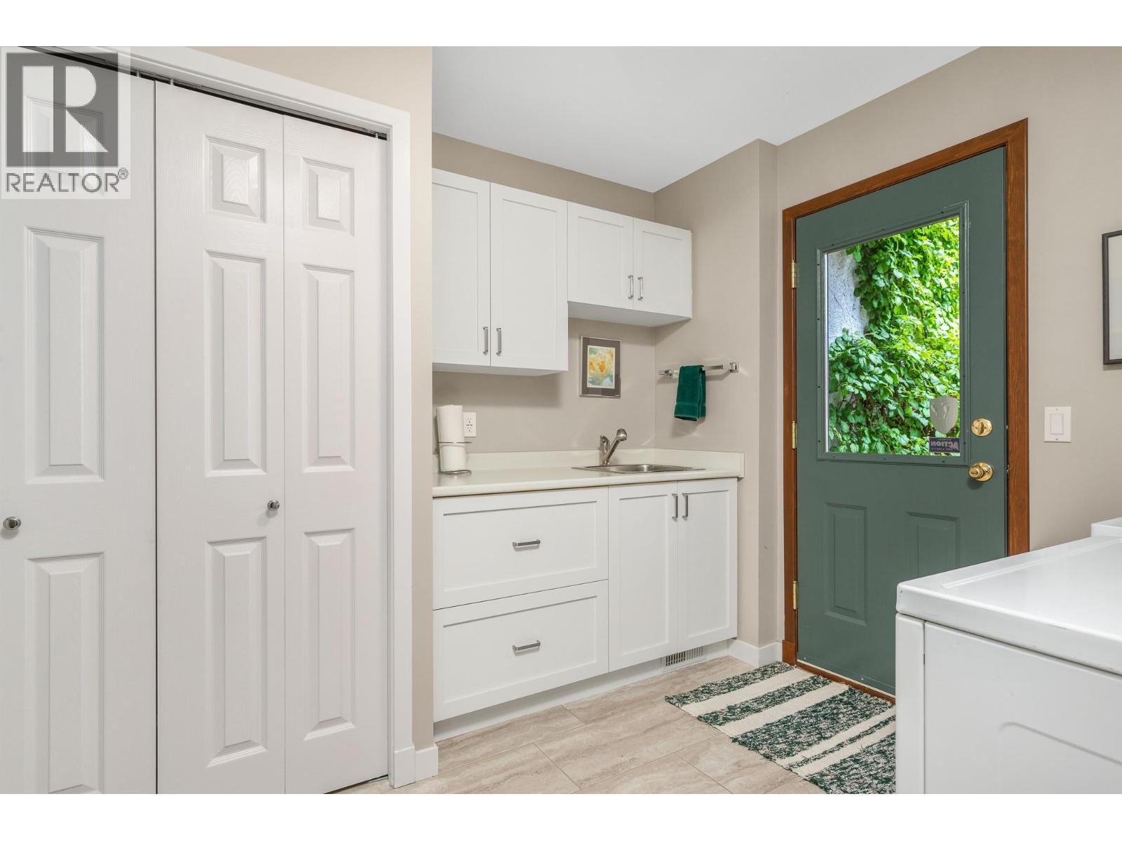 17211 Thomson Road Unit# 6, Lake Country