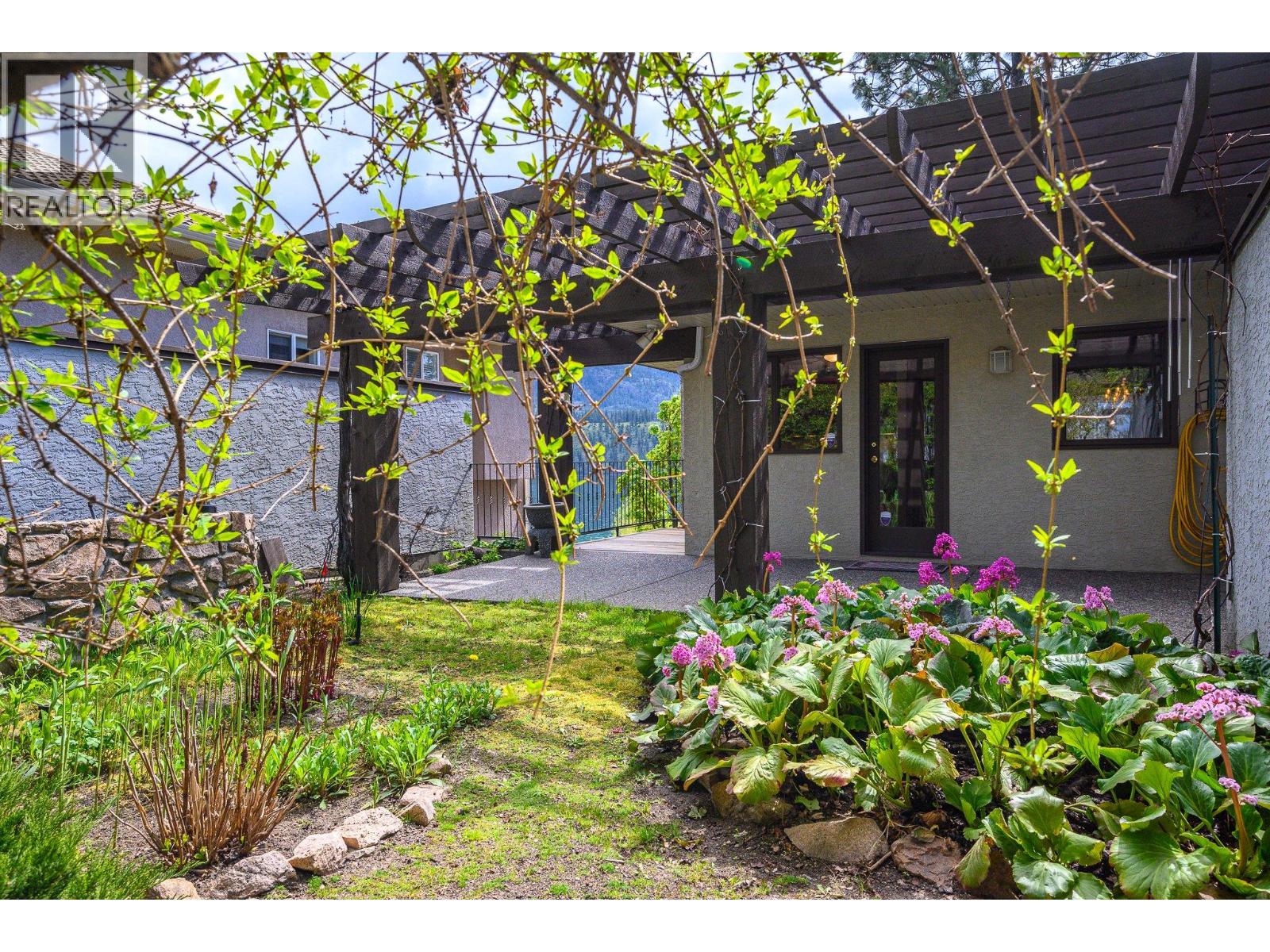 17211 Thomson Road Unit# 6, Lake Country