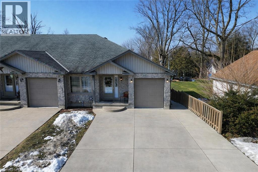 8-1 HOMEWOOD Avenue, Simcoe, Ontario