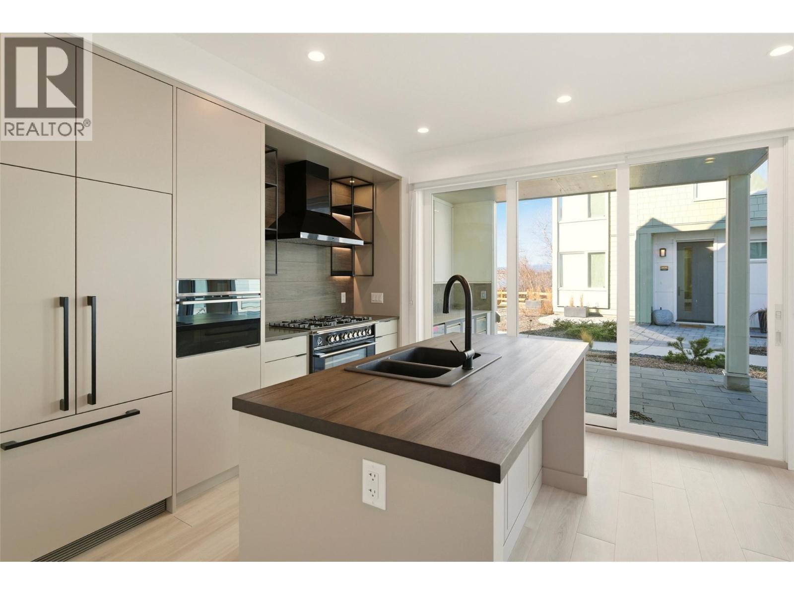 3000 Landry Crescent, Summerland