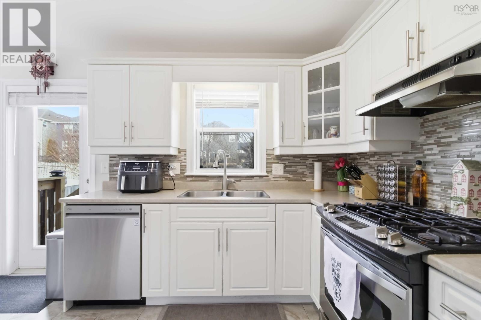 Property 16 of 43 of 44 Morningfield Lane