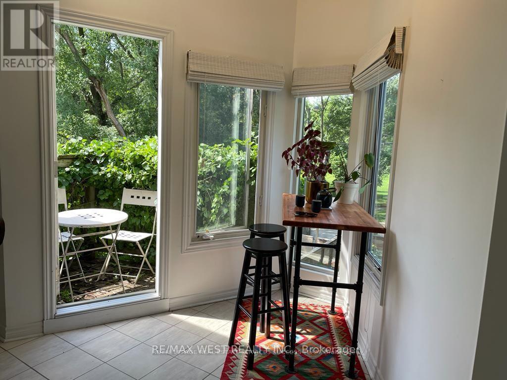 #2 - 180 BAIN AVENUE