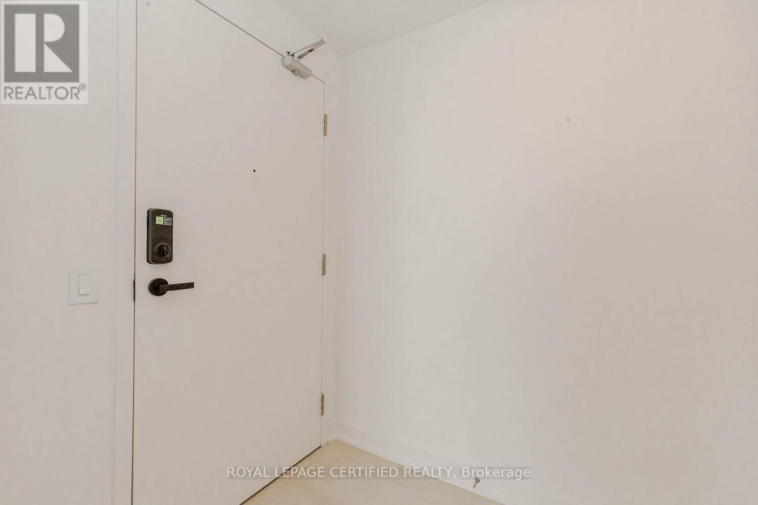 #4003 3900 CONFEDERATION PARKWAY - 8