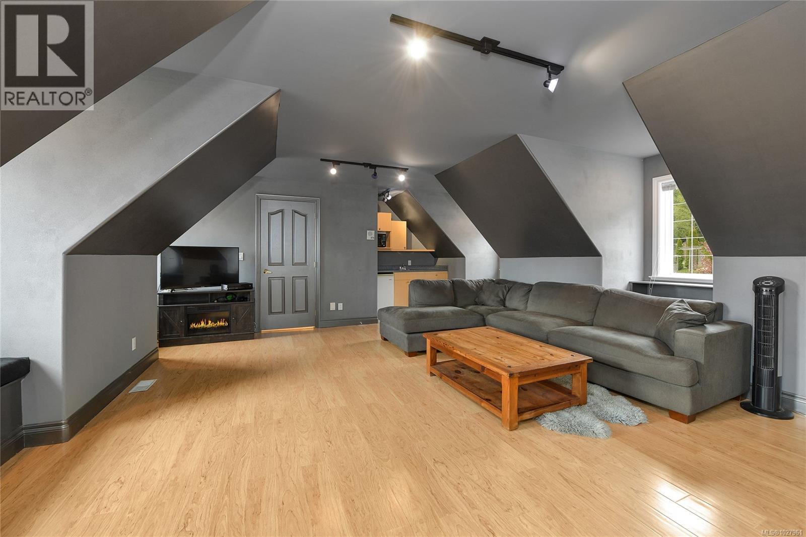  488 McKercher Road, Mayne Island