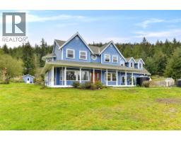 Patio - 488 Mckercher Rd, Mayne Island, BC V0N2J2 Photo 10