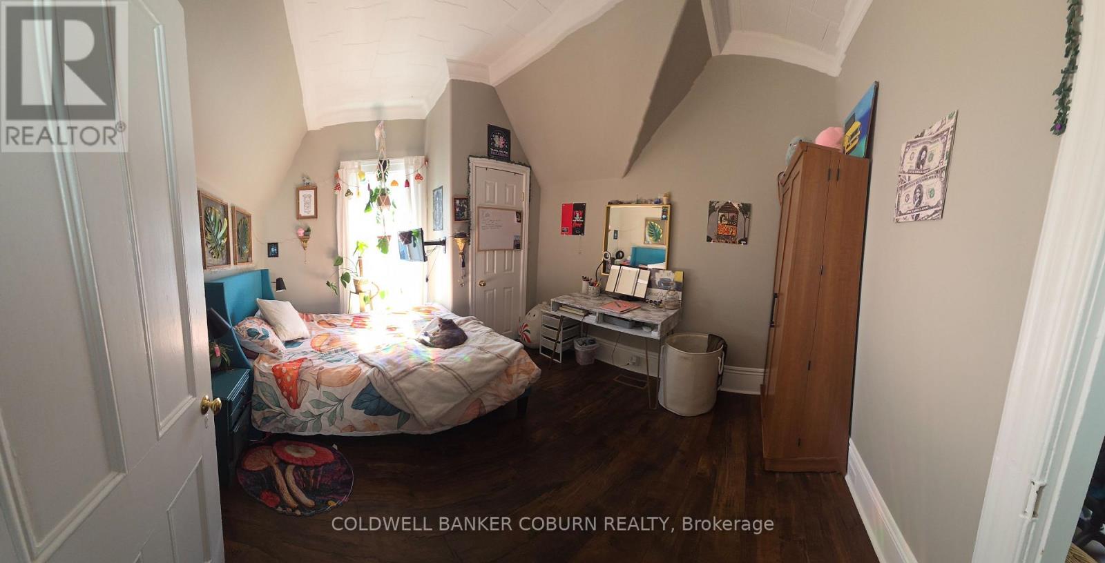 483 VICTORIA STREET - 17