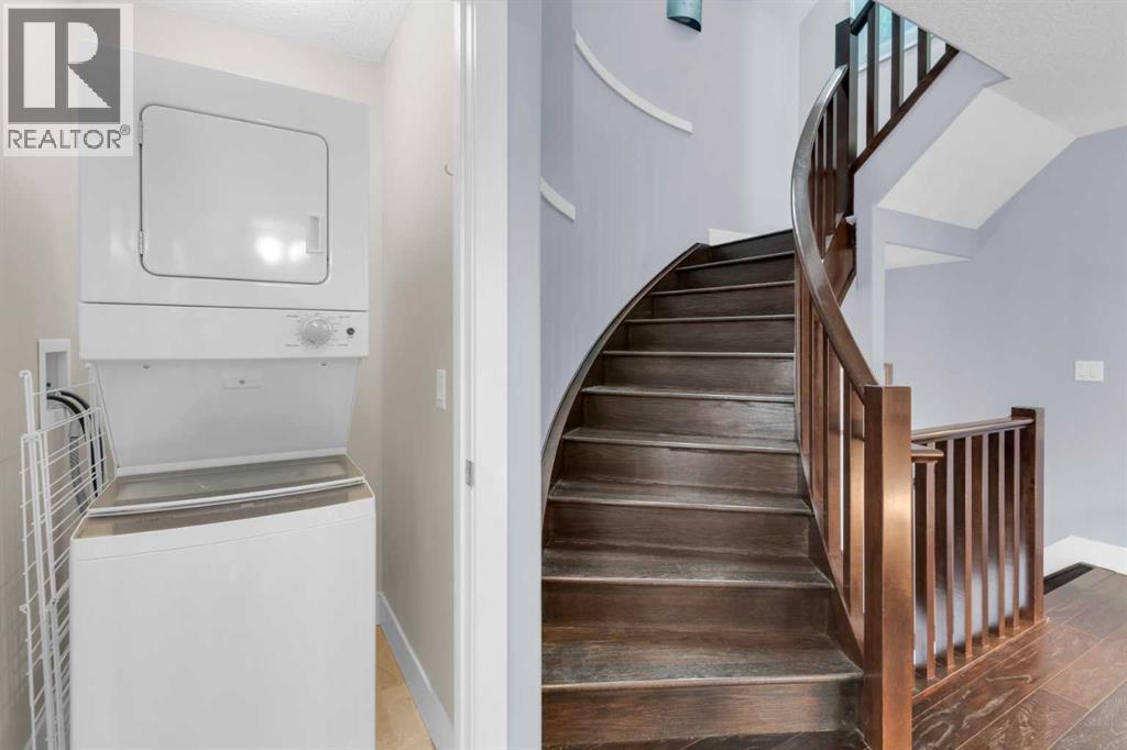 Single Family House for Sale in   Street NW Hillhurst Calgary 